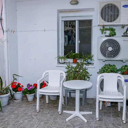 Lana'S Rooms Rhodes City Exterior photo